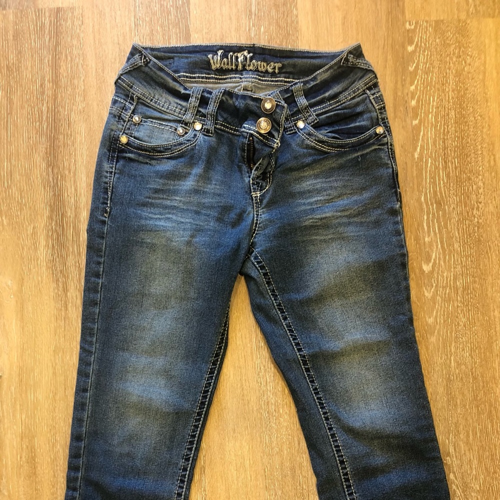 Wallflower Embellished Crop Jeans